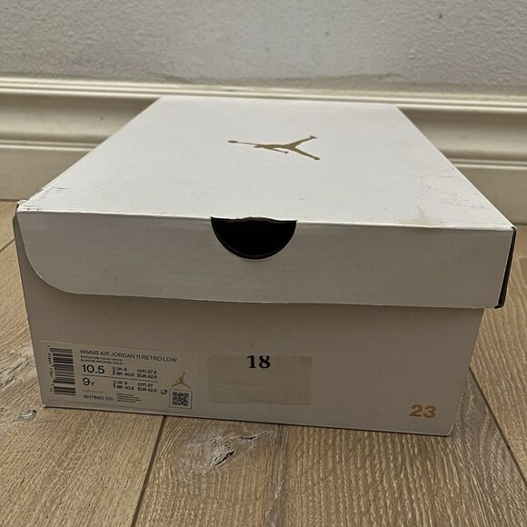 Nike Air Jordan 11 Retro Low Pure Violet Size 10.5W / 9M - Picture 7 of 8